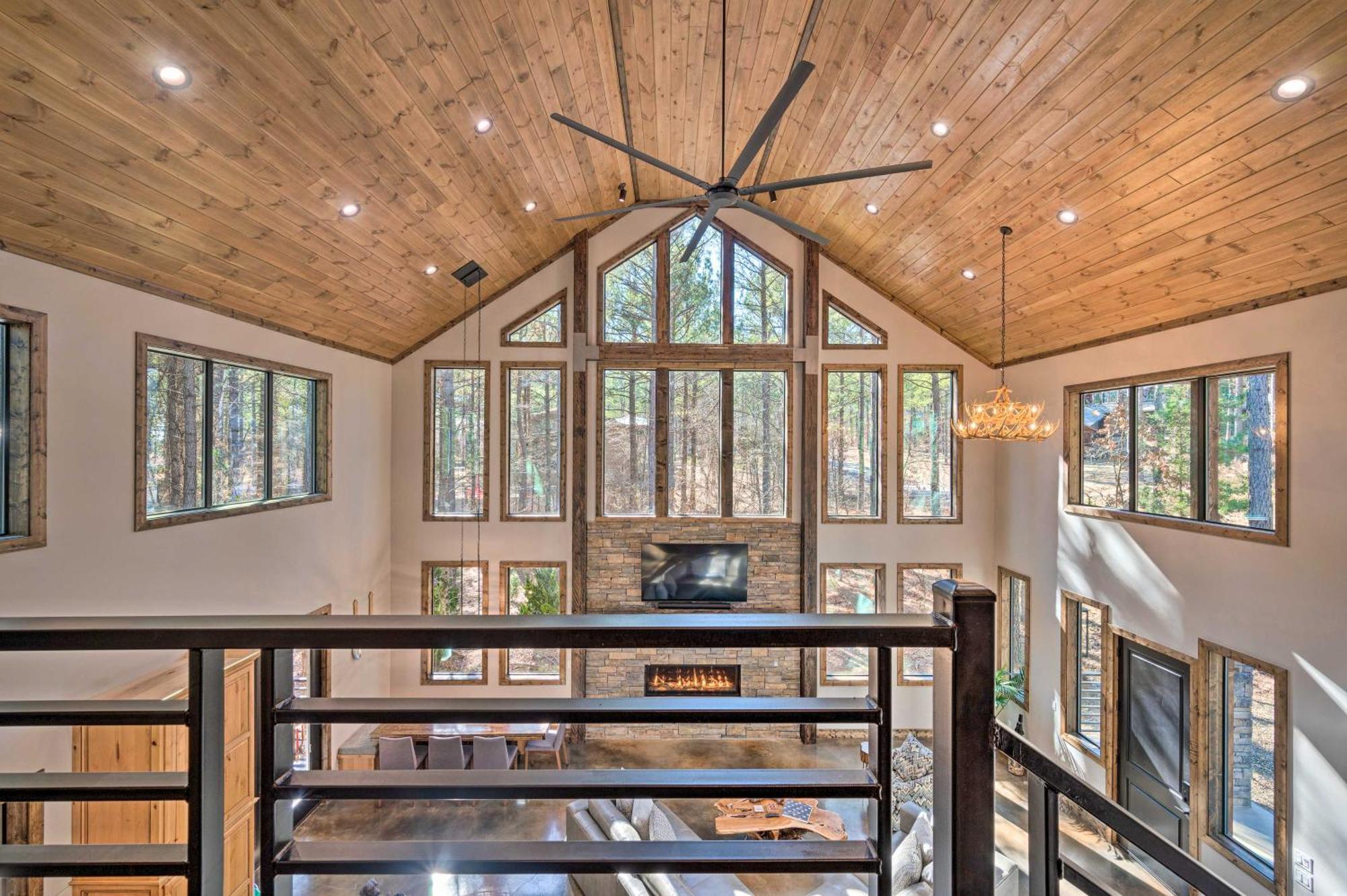Broken Bow Lazy Dog Lodge With Hot Tub, Pool Table Exterior photo